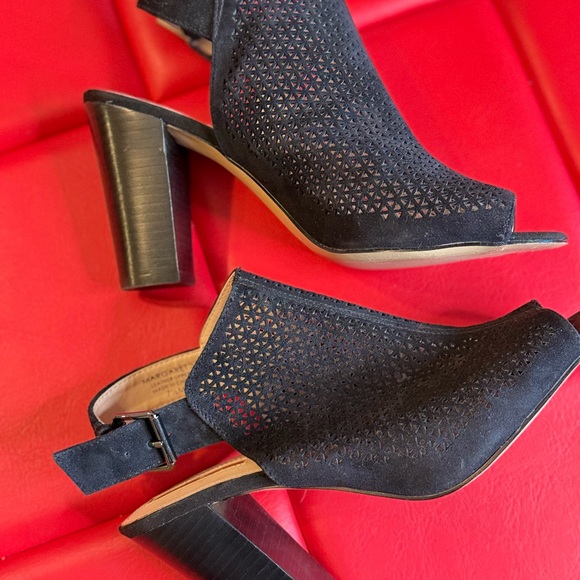 Tahari Shoes - Tahari suede peep-toe sandals. Black. Size 7.5. GUC